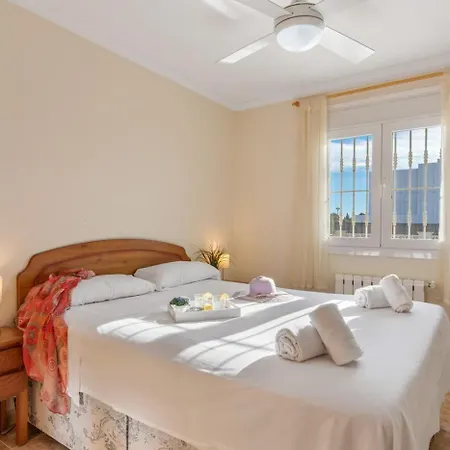 Mila 10 - Plusholidays * Calpe
